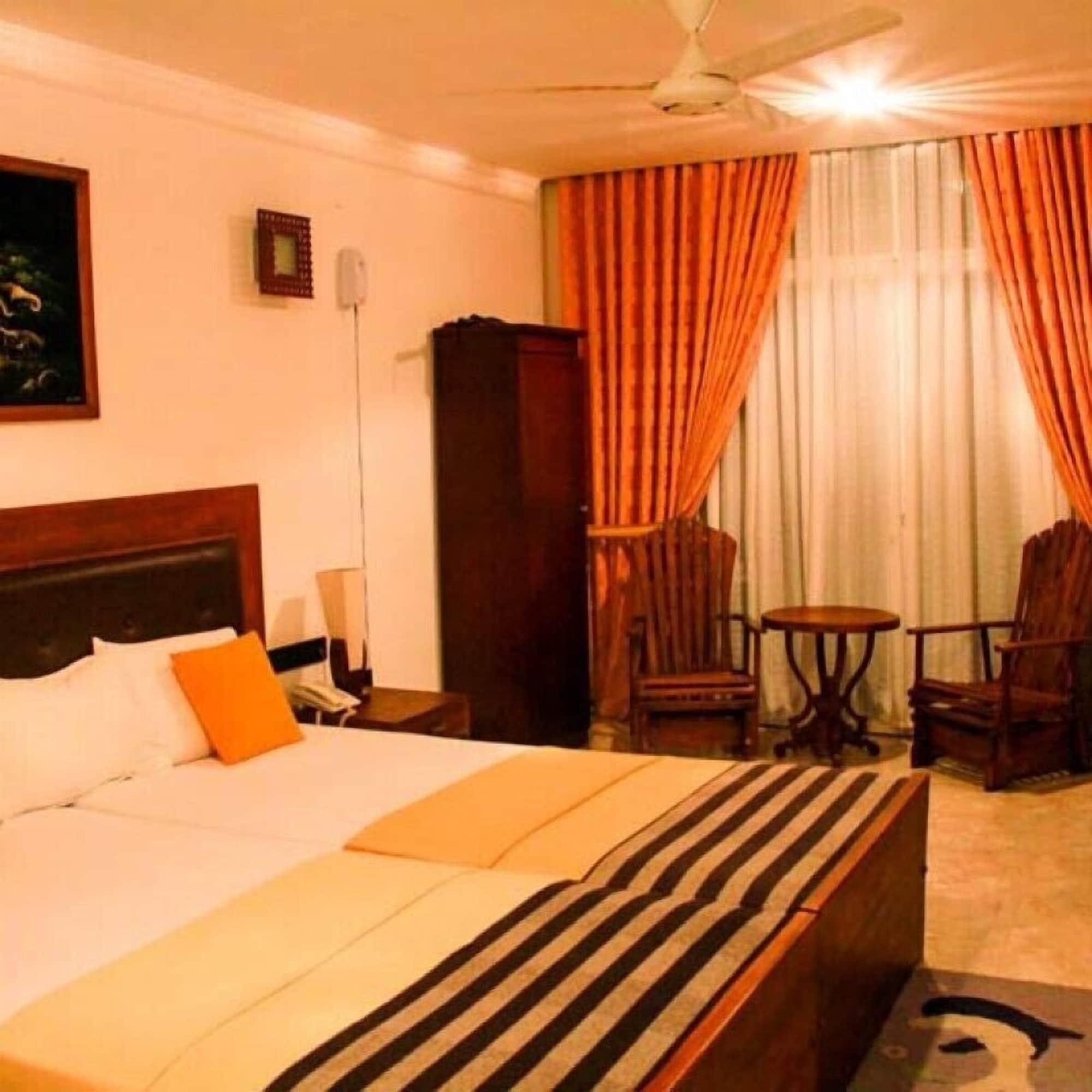 Ceylan Lodge أنرادابورام المظهر الخارجي الصورة