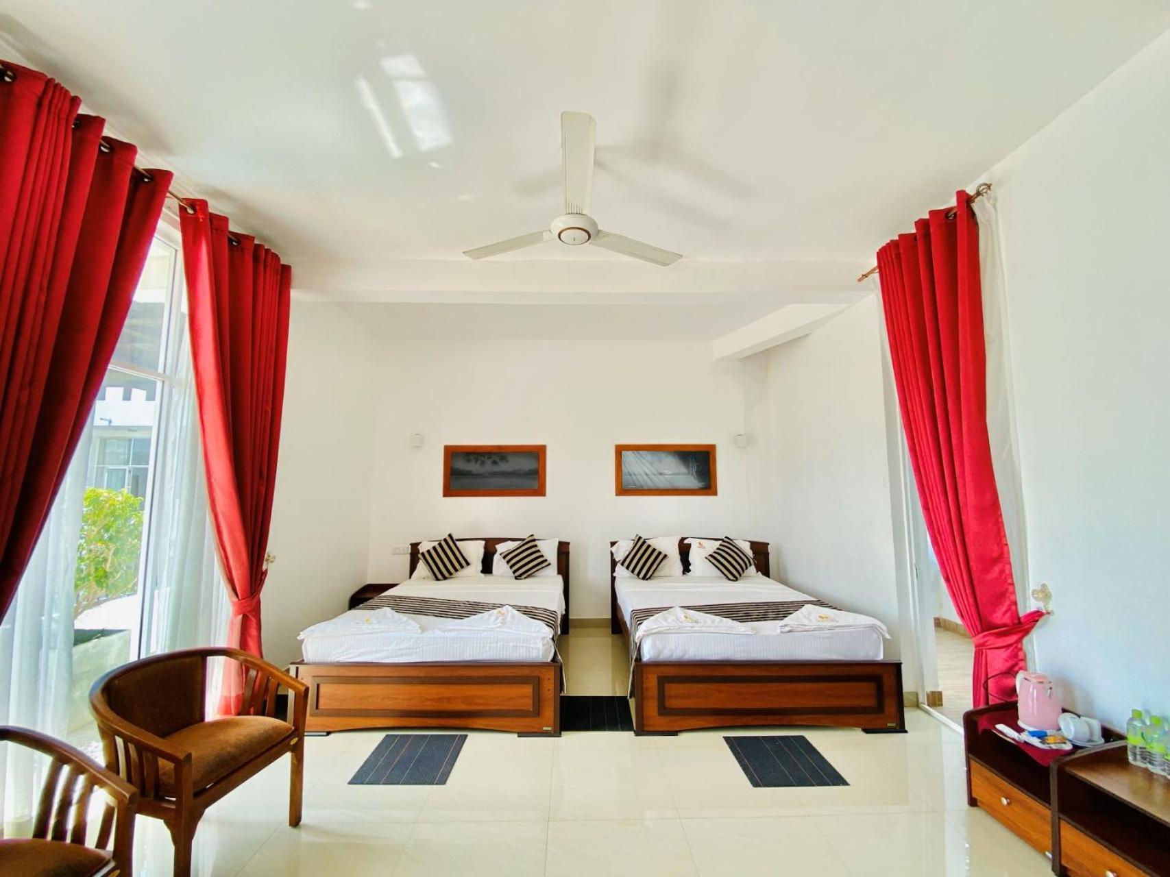 Ceylan Lodge أنرادابورام المظهر الخارجي الصورة