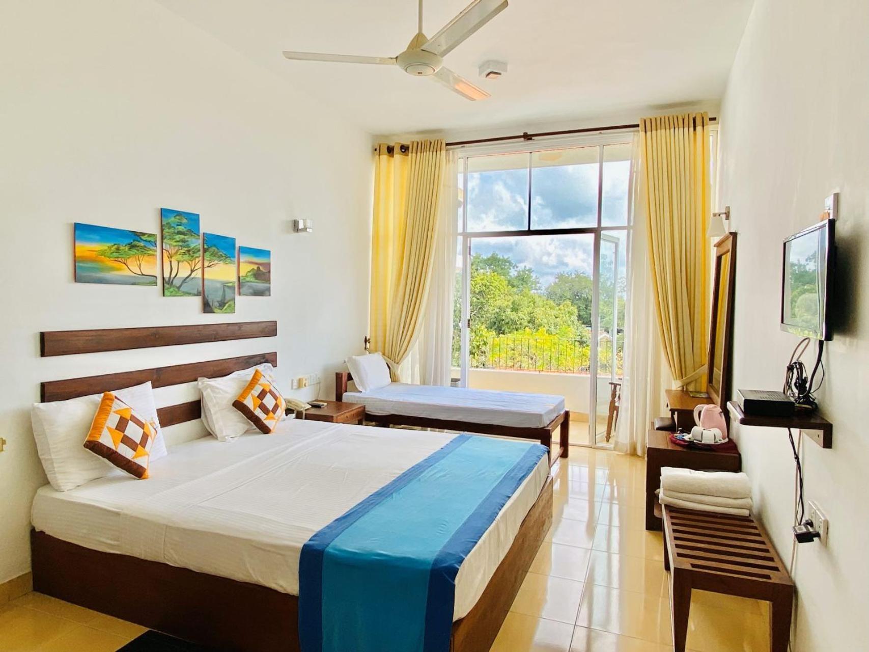Ceylan Lodge أنرادابورام المظهر الخارجي الصورة