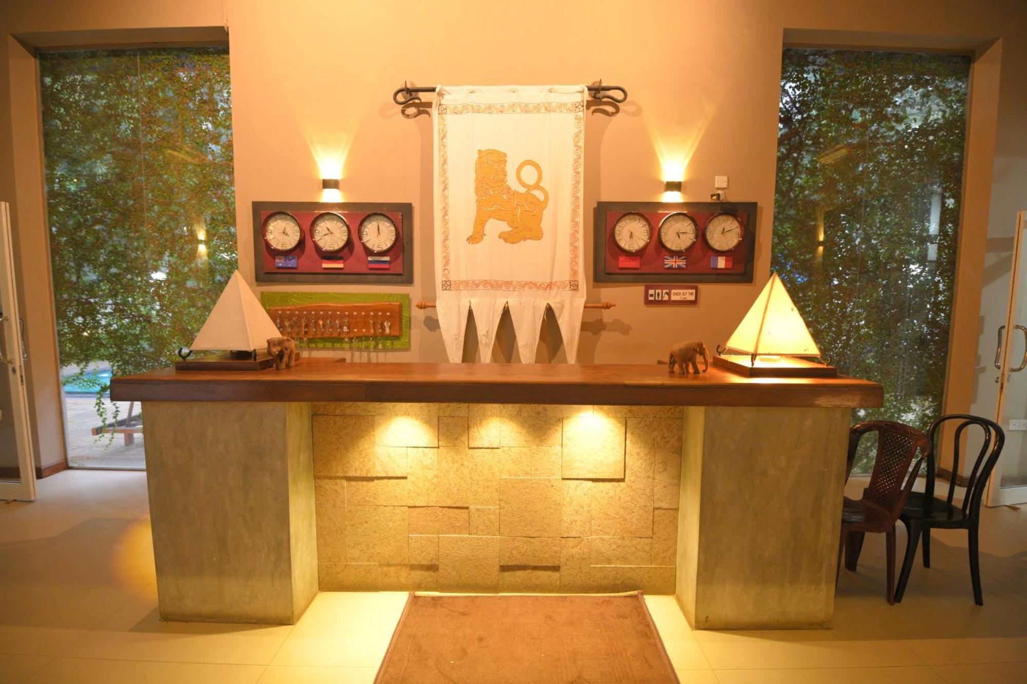 Ceylan Lodge أنرادابورام المظهر الخارجي الصورة