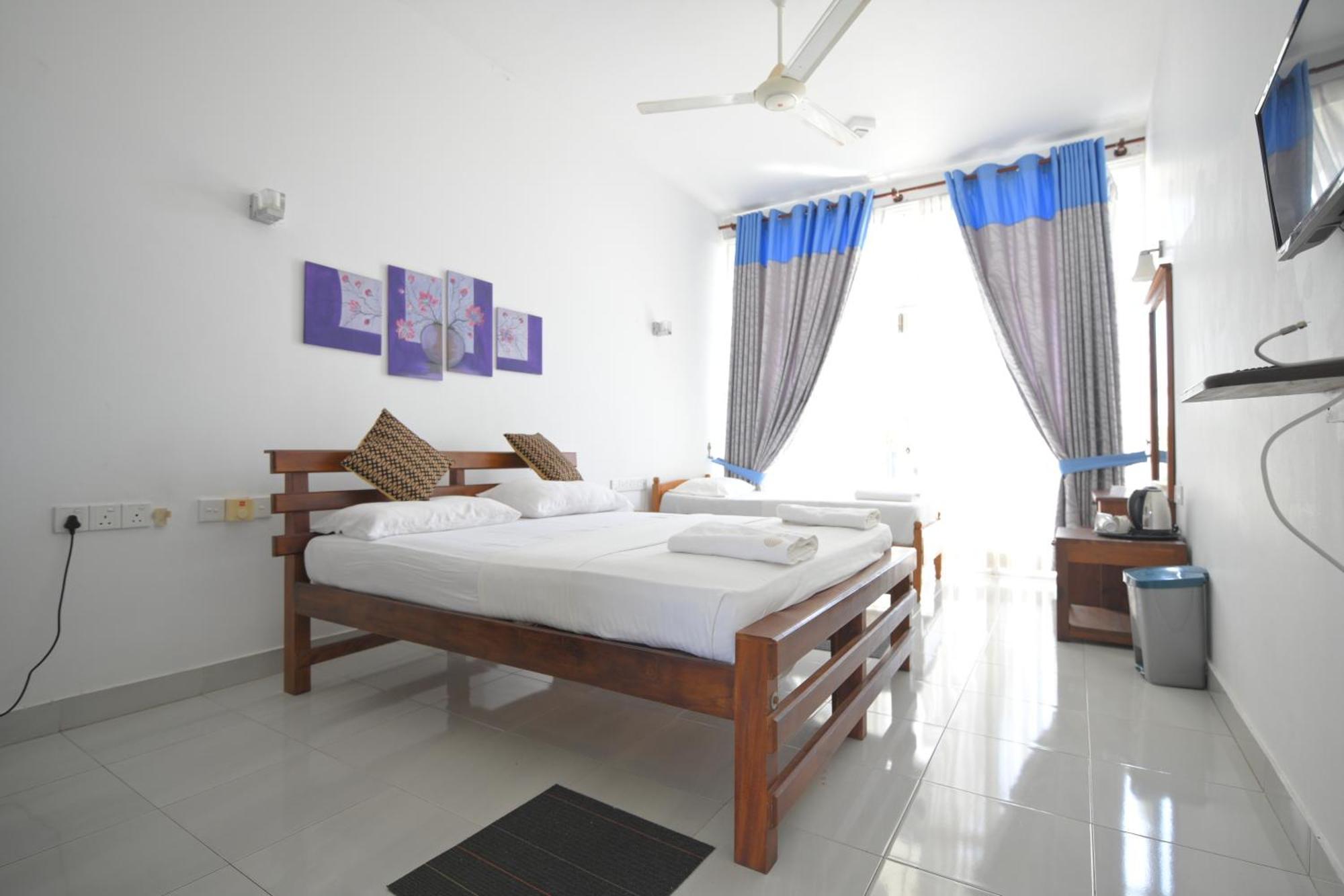 Ceylan Lodge أنرادابورام المظهر الخارجي الصورة