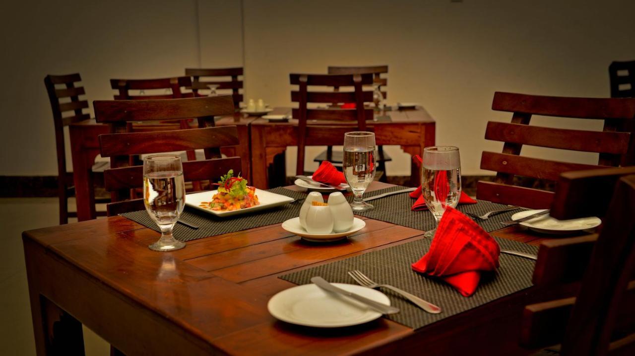 Ceylan Lodge أنرادابورام المظهر الخارجي الصورة